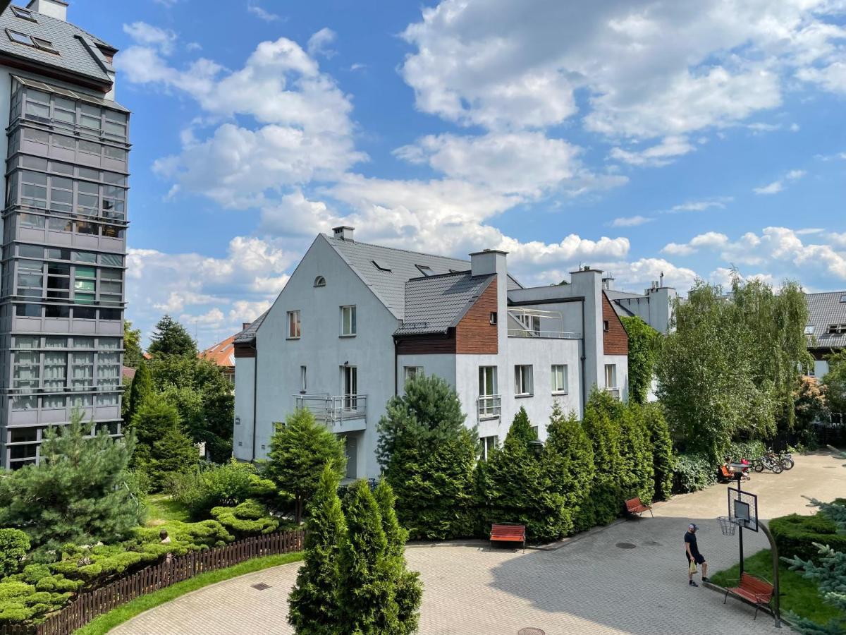 Pokoje Nowoursynowska Hostel Warsaw Exterior photo