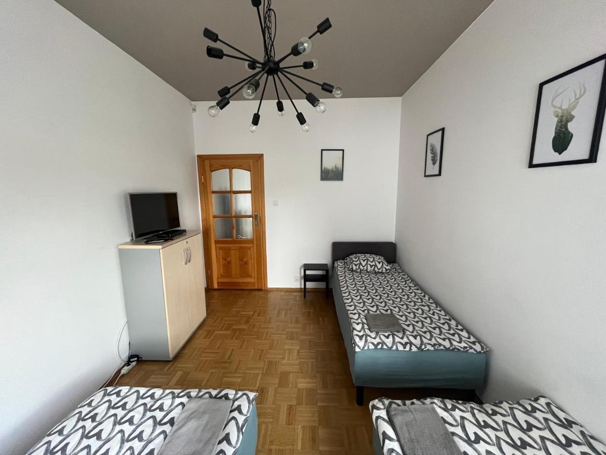 Pokoje Nowoursynowska Hostel Warsaw Exterior photo